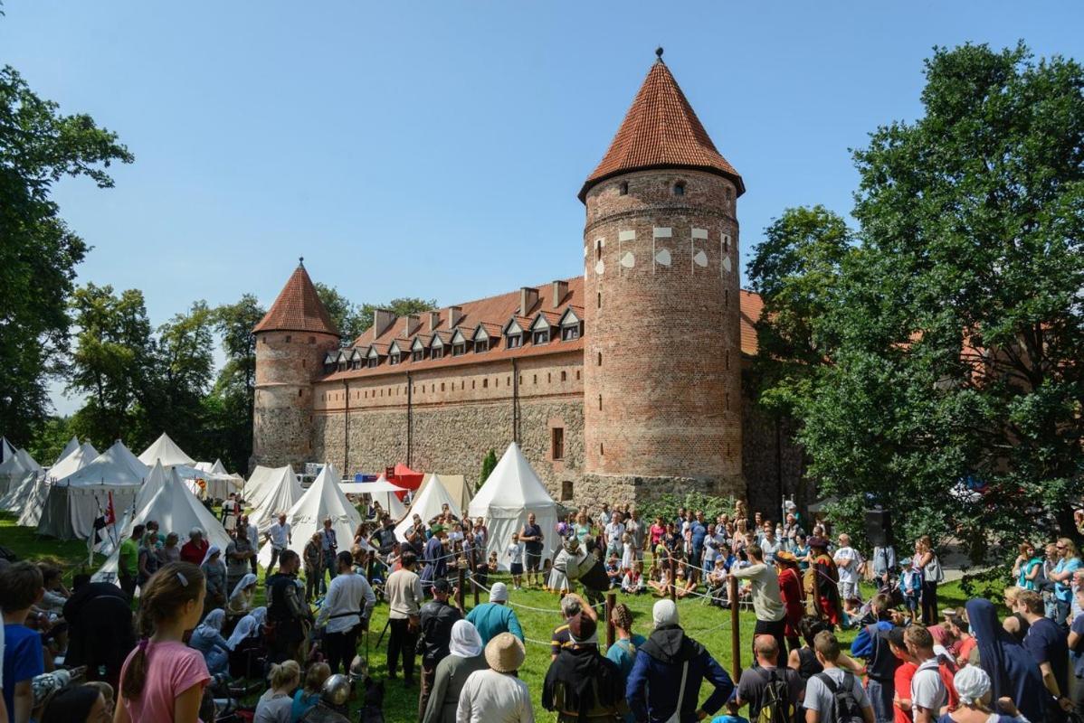 Pensjonat Srebrny Klon Bytów Esterno foto